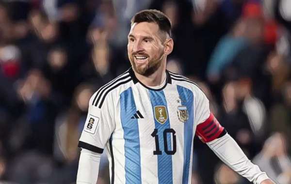 Leo Messi zvezdnika Premier lige označil za "najboljšega na svetu"