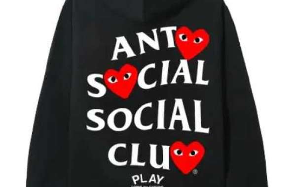 CDG Hoodie: The Iconic Blend of Minimalism and Streetwear Culture