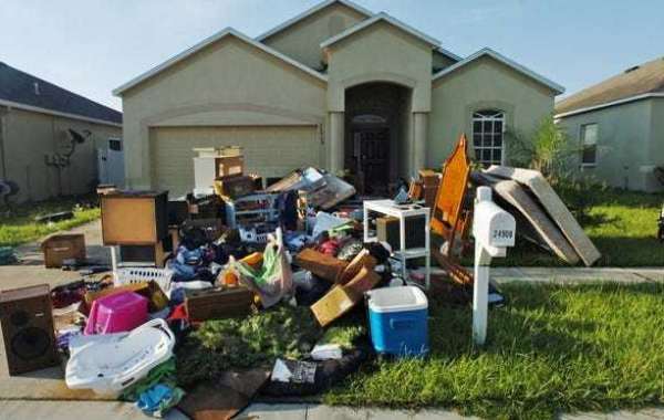 Common Junk Removal Challenges and How Services in Black Mountain Ranch, CA Solve Them
