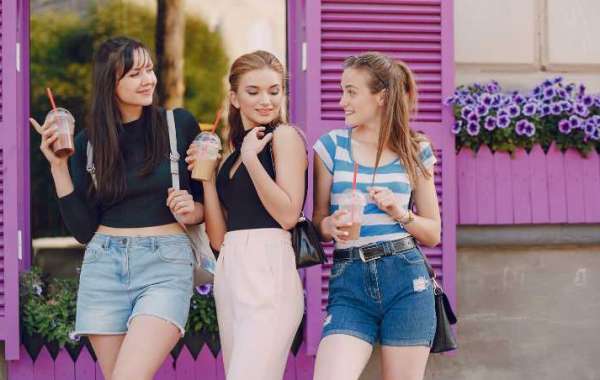 Trendy College Outfit Ideas for Girls