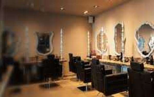 Brides’ Top Choice – Best Salon in Jaipur for Stunning Wedding Looks